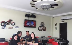 Hollywood Suites